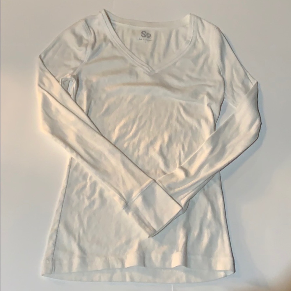 Basic long sleeve V-neck